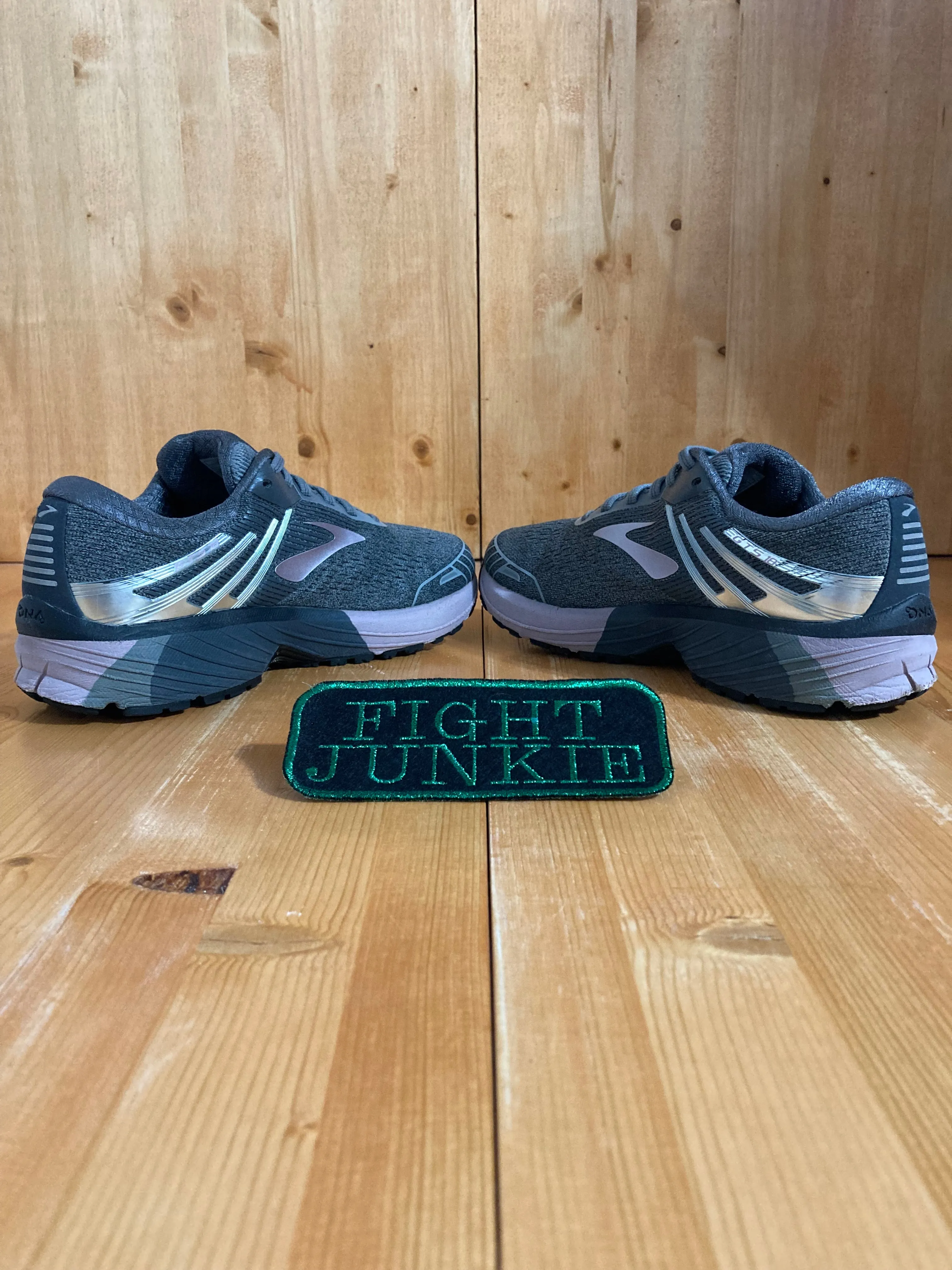 BROOKS ADRENALINE GTS 18 Women Size 8.5 Athletic Shoes Sneakers Gray 1202681B005