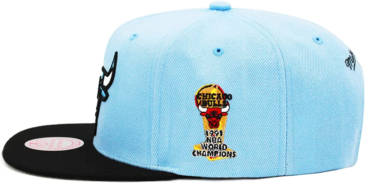 Mitchell & Ness NBA Chicago Bulls Adjustable Snapback Hat