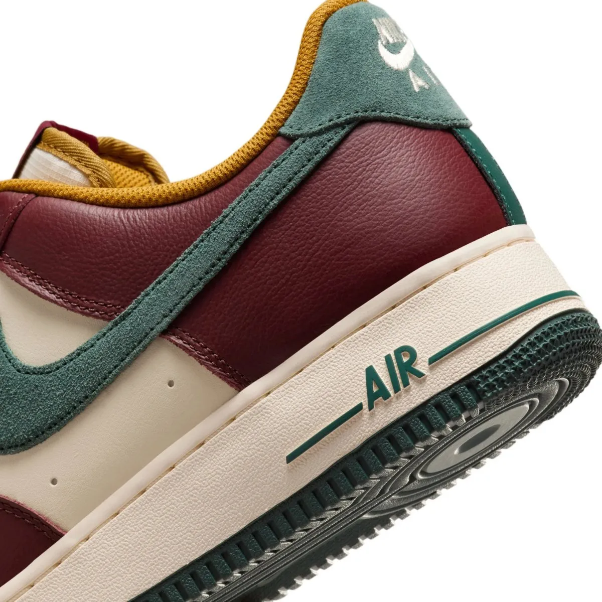 Nike Men's Air Force 1 '07 LV8 Coconut Milk/Dark Team Red/Bronzine/Vintage Green