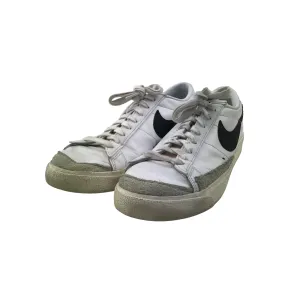 Nike Trainers Shoe Size 9 White Flat Soles with Laces
