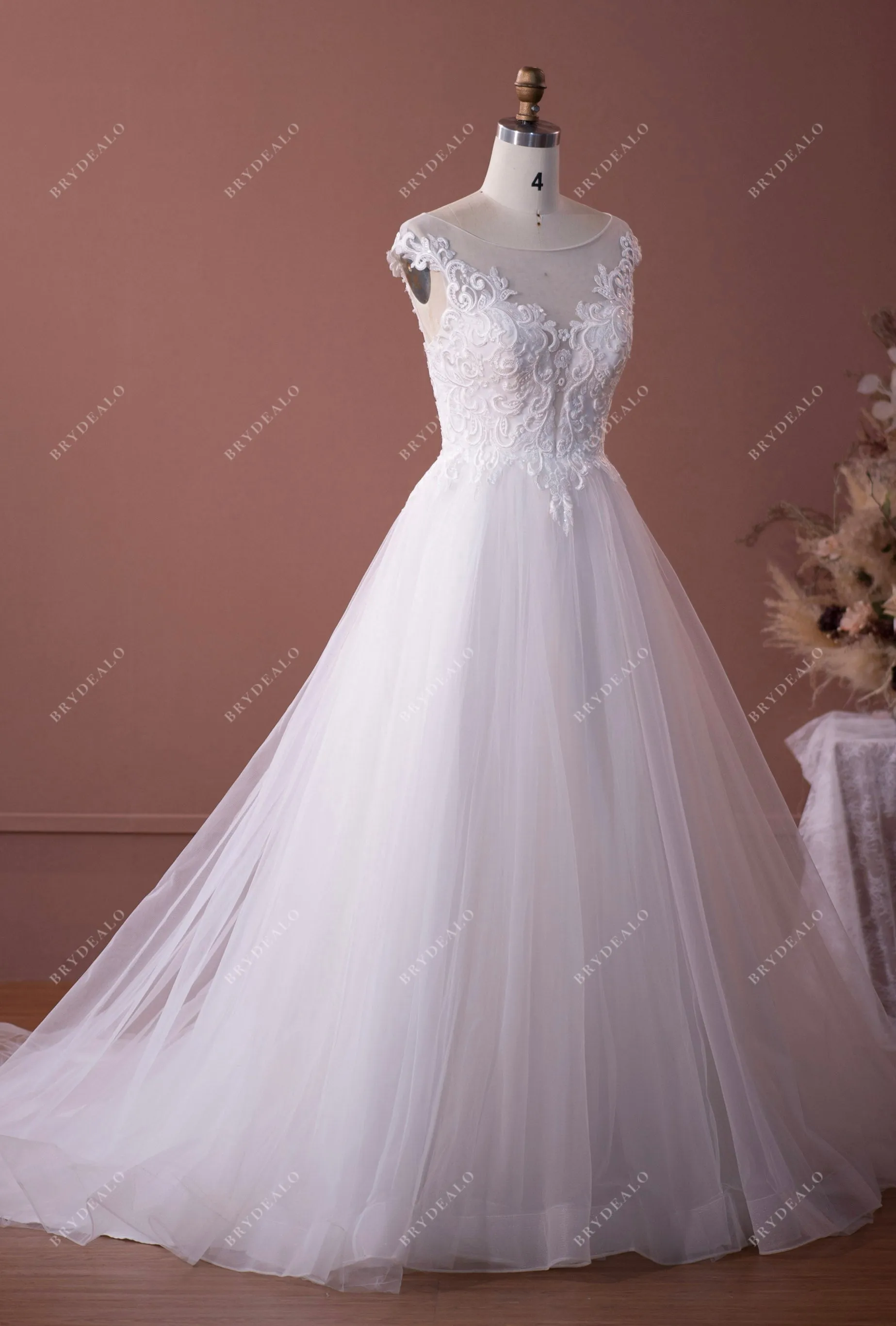 Stylish Illusion Neck Cap Sleeve Lace Tulle A-line Garden Wedding Dress