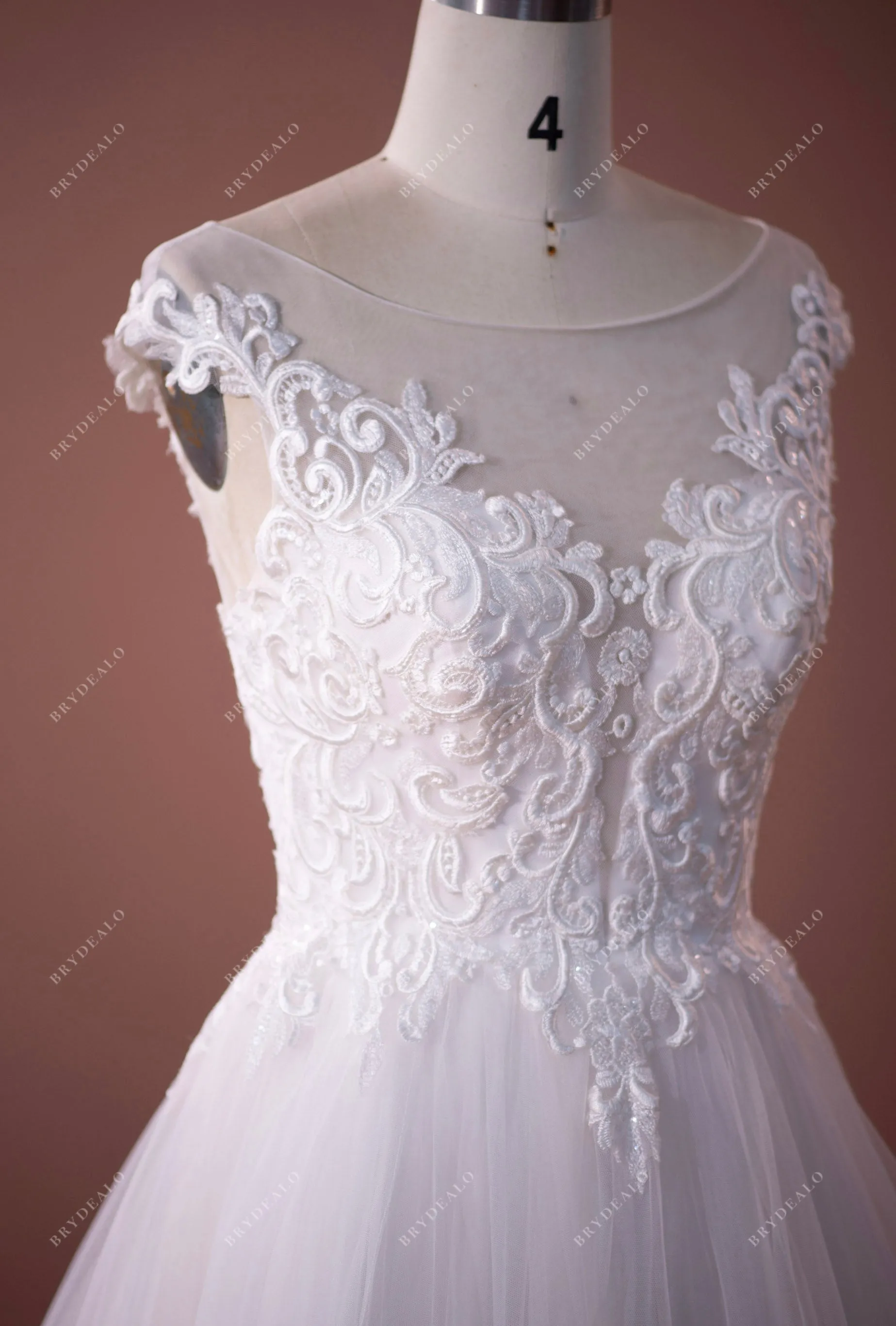 Stylish Illusion Neck Cap Sleeve Lace Tulle A-line Garden Wedding Dress
