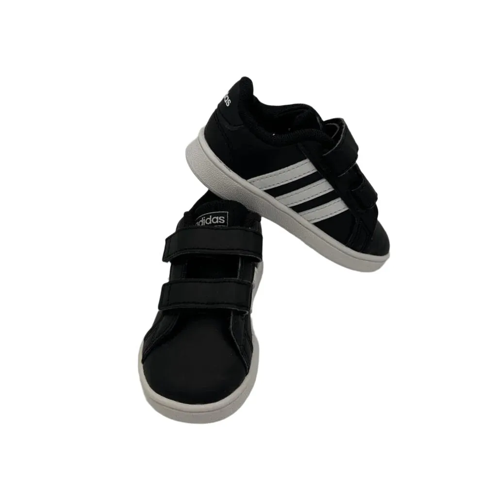 Velcro Sneakers / White Stripes